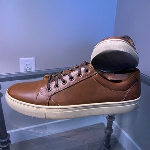 Johnston & Murphy Men’s Leather size 9 Casual Shoe